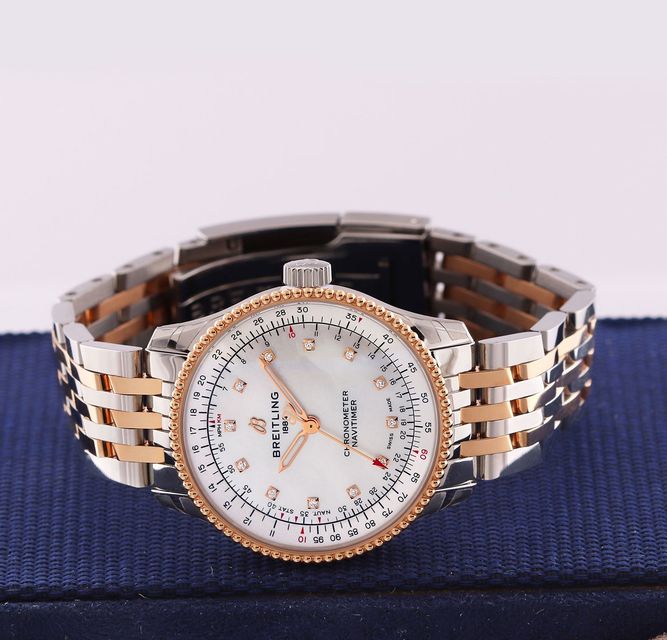 Breitling Navitimer Automatic 35 U17395 Image 6